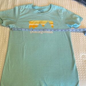 Patagonia Women's Teal and Yellow Short Sleeve Tee